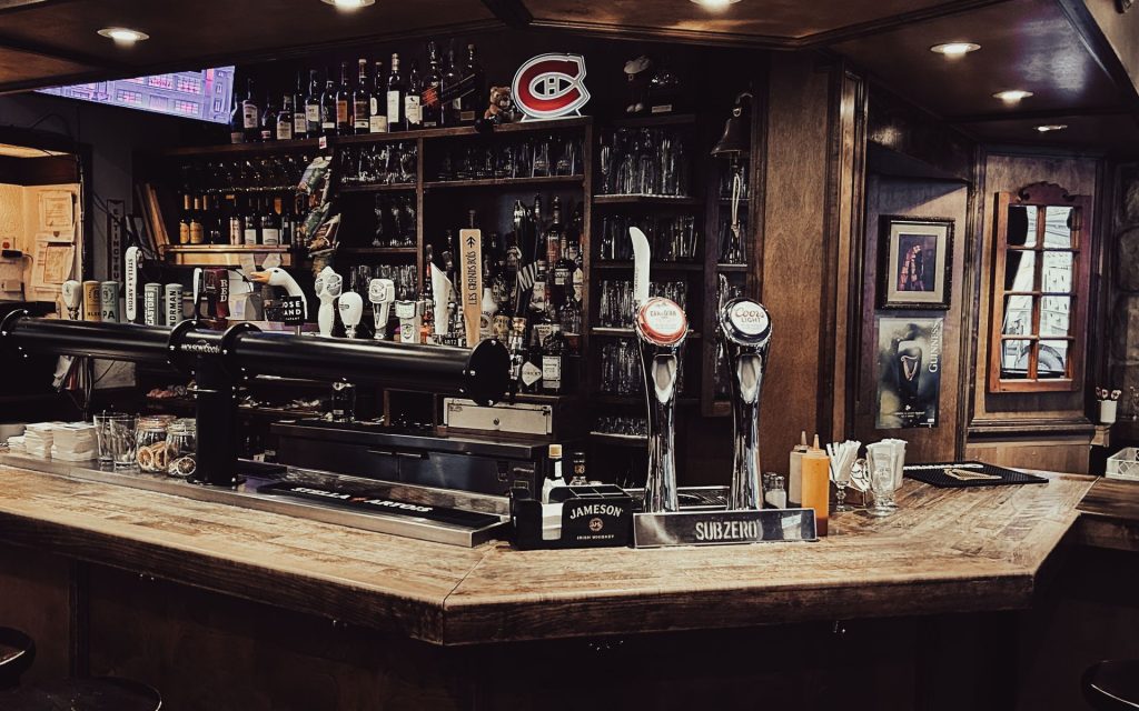 Ye Olde Orchard Pub & Grill