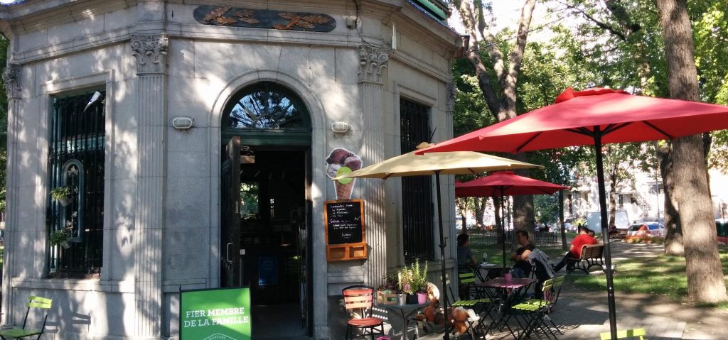 Square Saint‑Louis Market